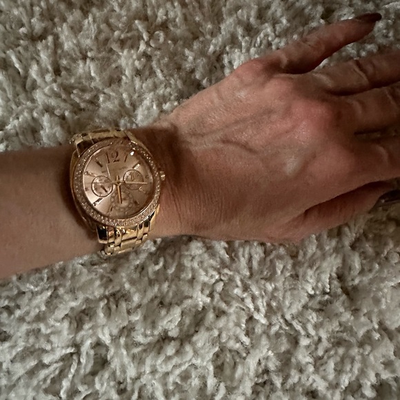 Rose gold, Michael Kors, watch - Picture 3 of 3